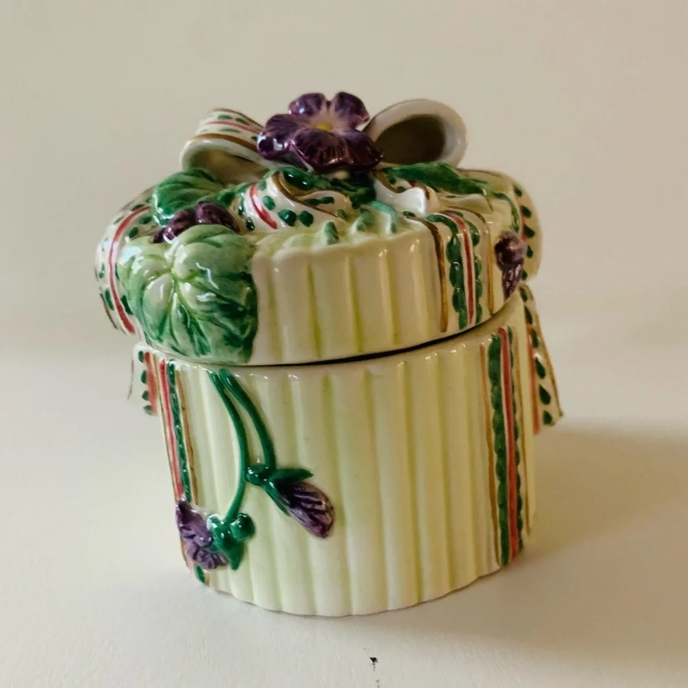 Fitz and Floyd trinket box